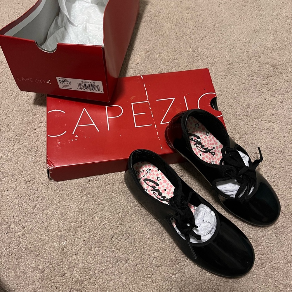 TAP shoes for girls by the brand CAPEZIO with original packaging